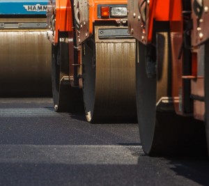 В Удмуртской Республике приступили к ремонту участка дороги, связывающей регион с Пермским краем