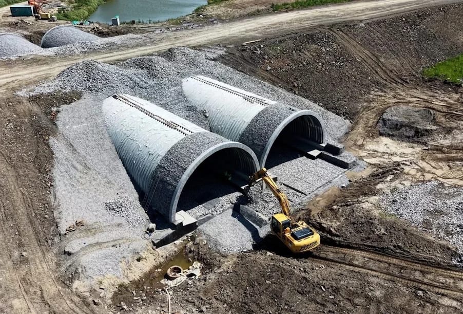 Хабаровский край: при строительстве подъездной дороги к мосту через протоку Амурскую используют материалы местных предприятий